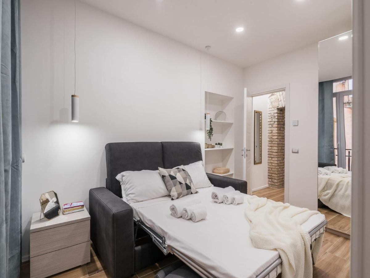 The Best Rent - Modern Three-Bedroom Apartment A Few Steps From The Colosseum Екстер'єр фото