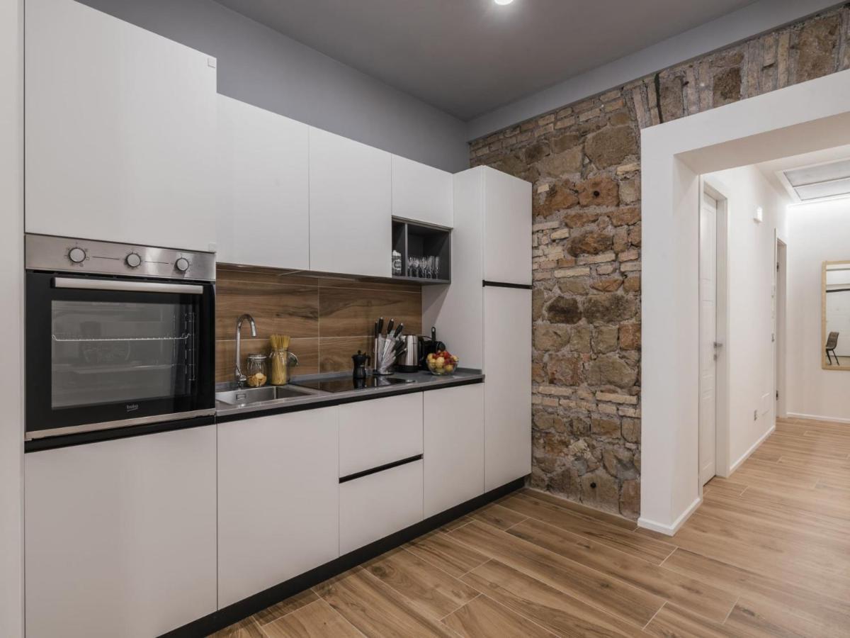 The Best Rent - Modern Three-Bedroom Apartment A Few Steps From The Colosseum Екстер'єр фото