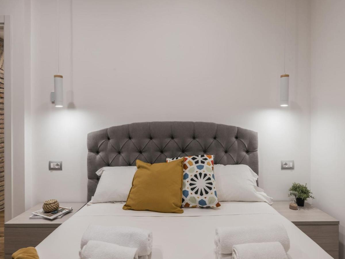 The Best Rent - Modern Three-Bedroom Apartment A Few Steps From The Colosseum Екстер'єр фото