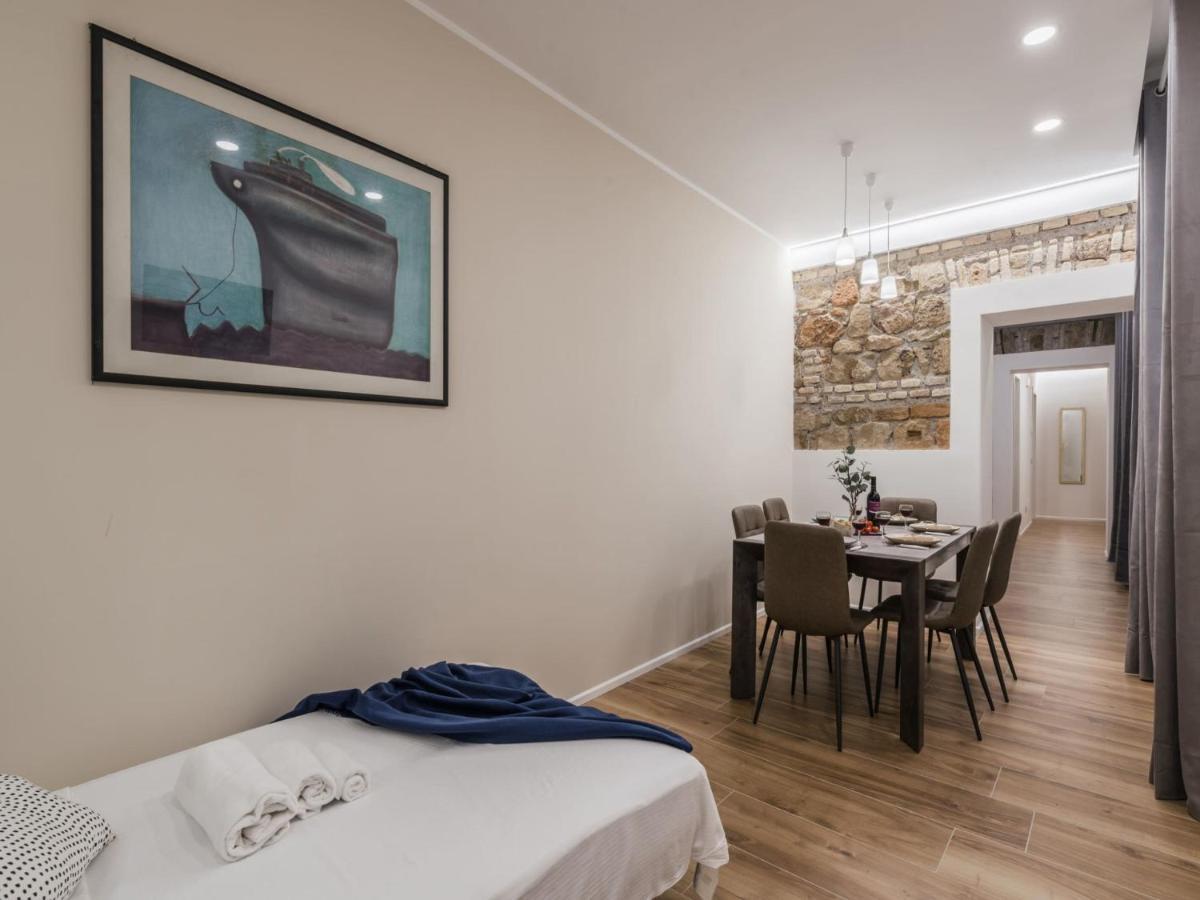 The Best Rent - Modern Three-Bedroom Apartment A Few Steps From The Colosseum Екстер'єр фото