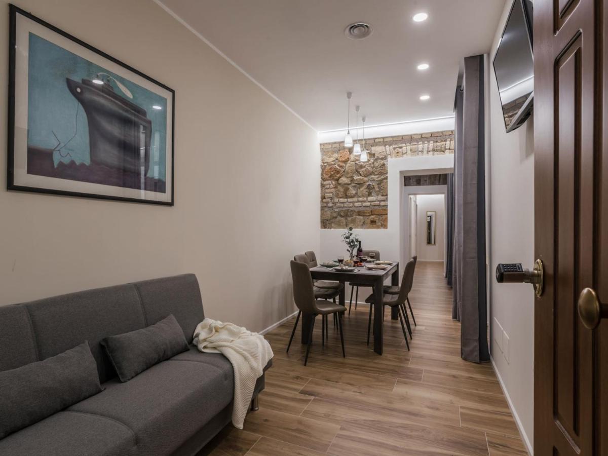 The Best Rent - Modern Three-Bedroom Apartment A Few Steps From The Colosseum Екстер'єр фото