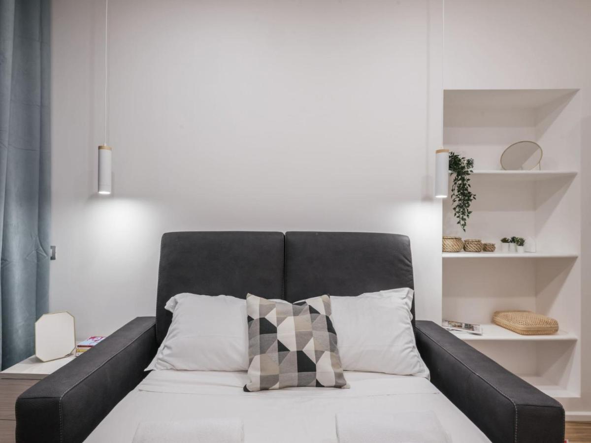 The Best Rent - Modern Three-Bedroom Apartment A Few Steps From The Colosseum Екстер'єр фото