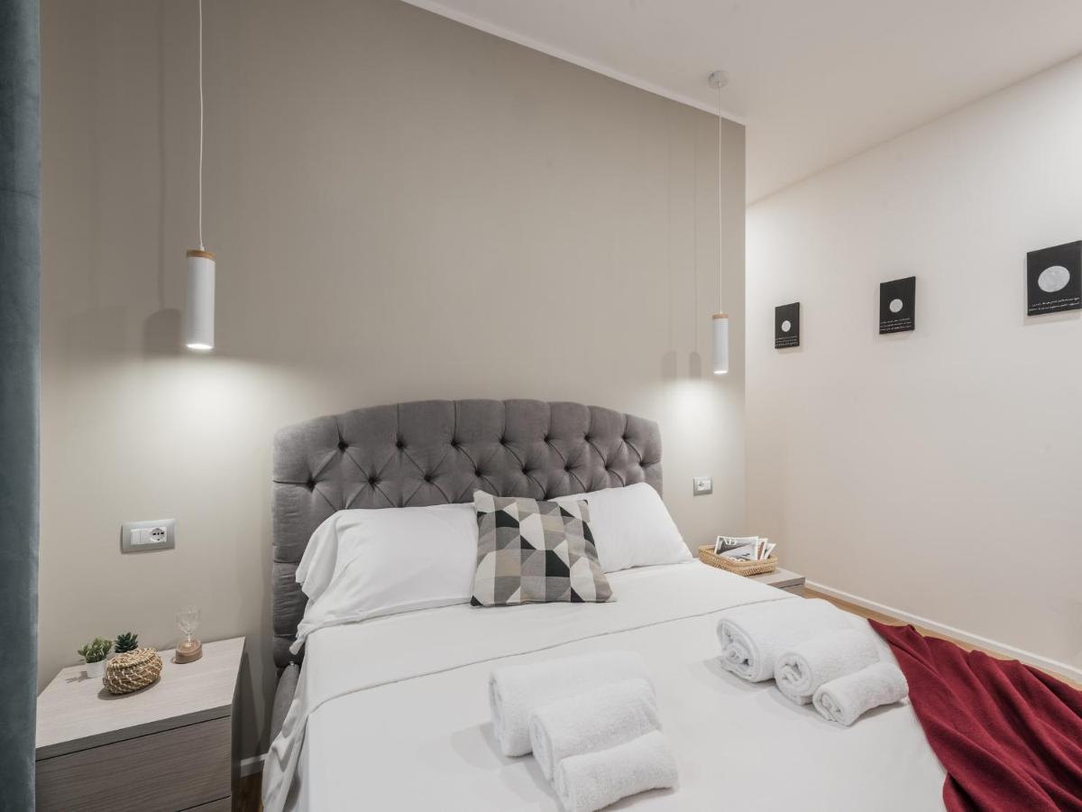 The Best Rent - Modern Three-Bedroom Apartment A Few Steps From The Colosseum Екстер'єр фото